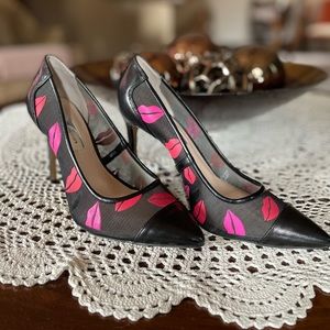 Kiss Pumps international concepts